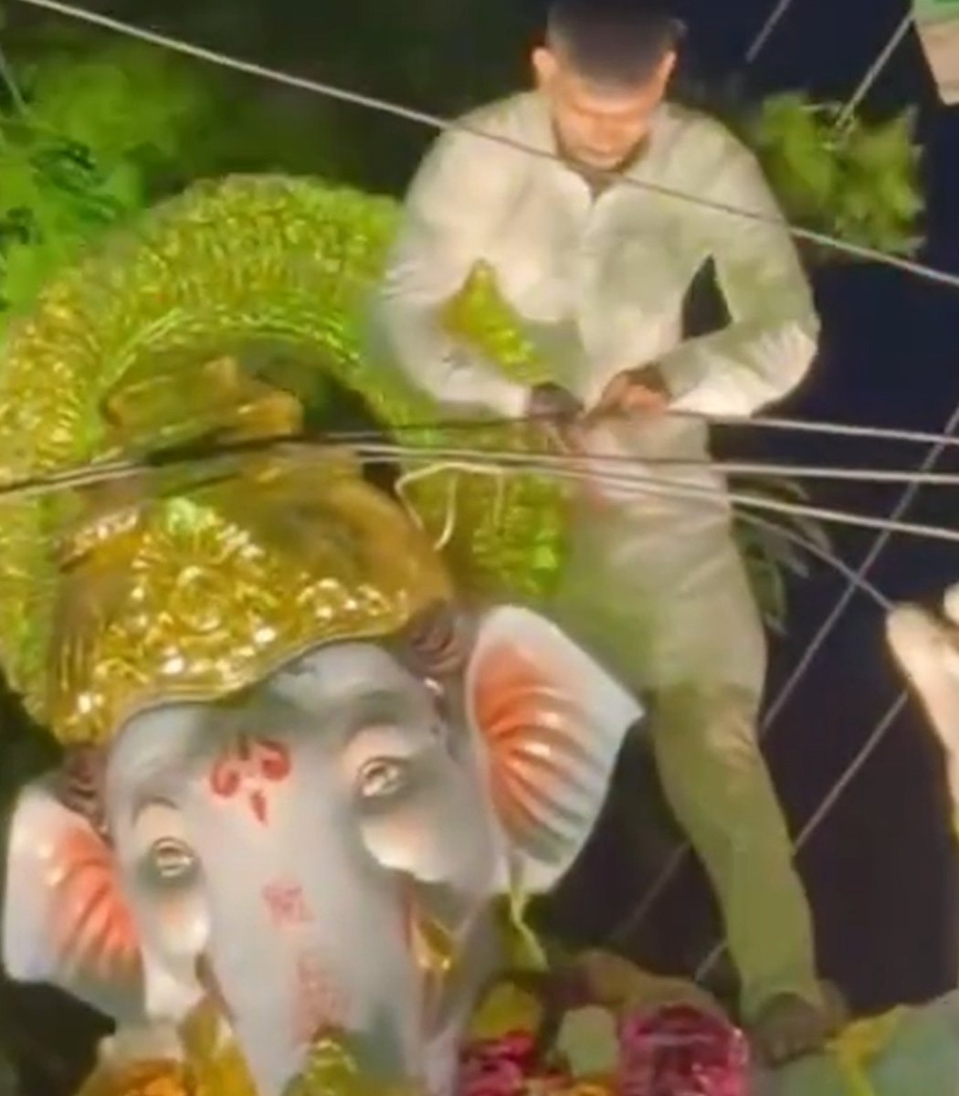 Ganesh idol procession India (photo 2 of 2)