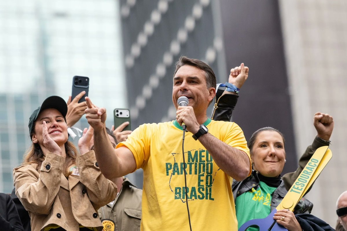 Flávio Bolsonaro Brazil election market reaction (photo 2 of 2)