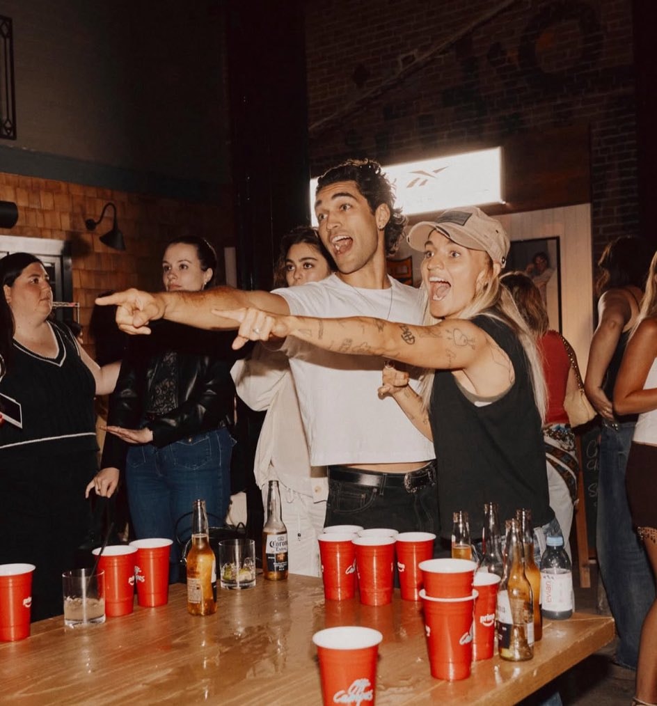 Mika Josh GFlip bar photo