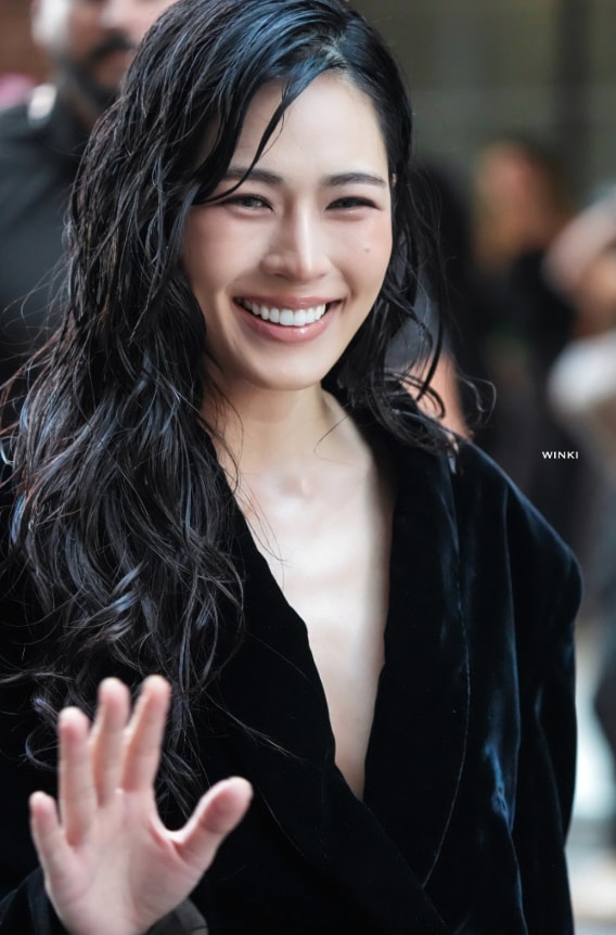 Lingling Kwong Calvin Klein Show (photo 2 of 2)