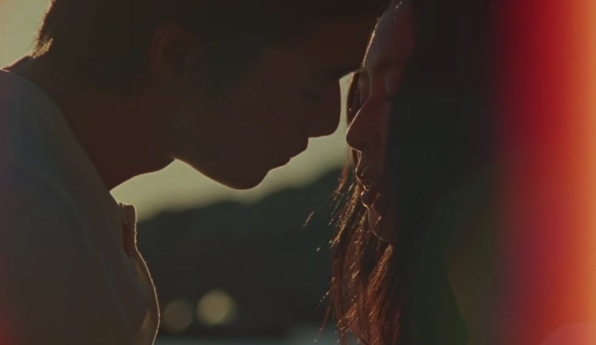 Jennie and Kai romantic moment