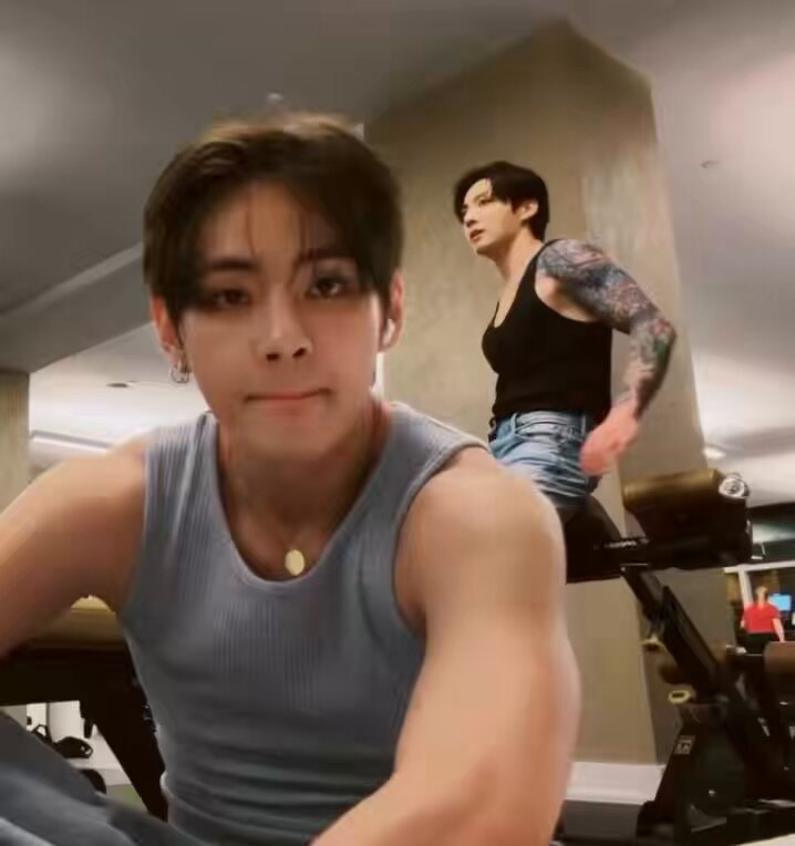 Taehyung and Jungkook gym moment 🔥🫠