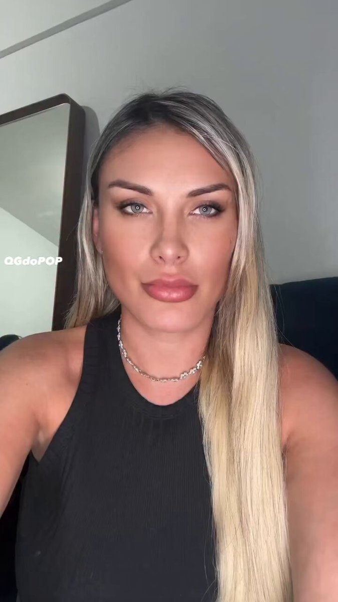Andressa Urach votes for Lula