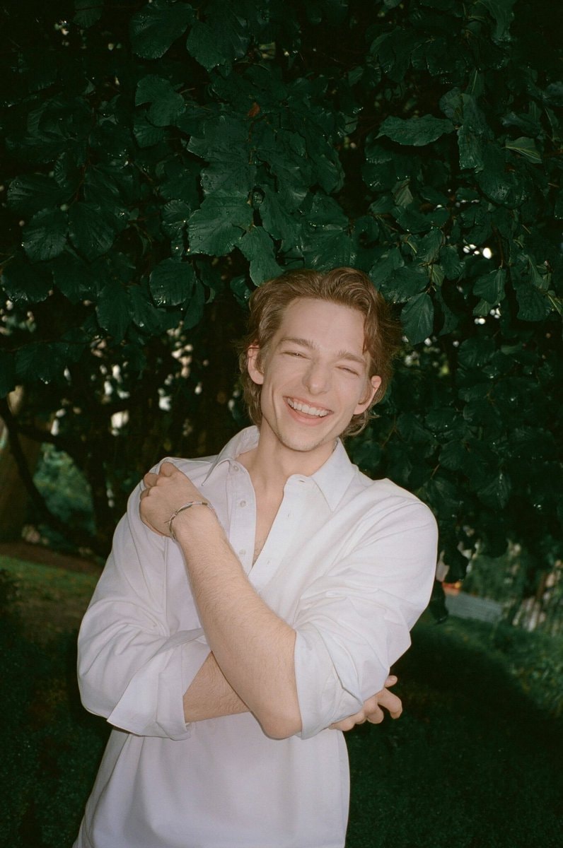 Mike Faist Interview Magazine shoot (photo 4 of 4)