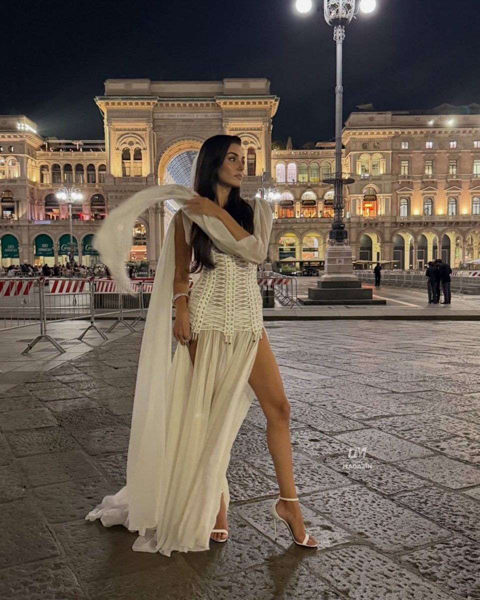 Hande Erçel Milan Hande Erçel Milan