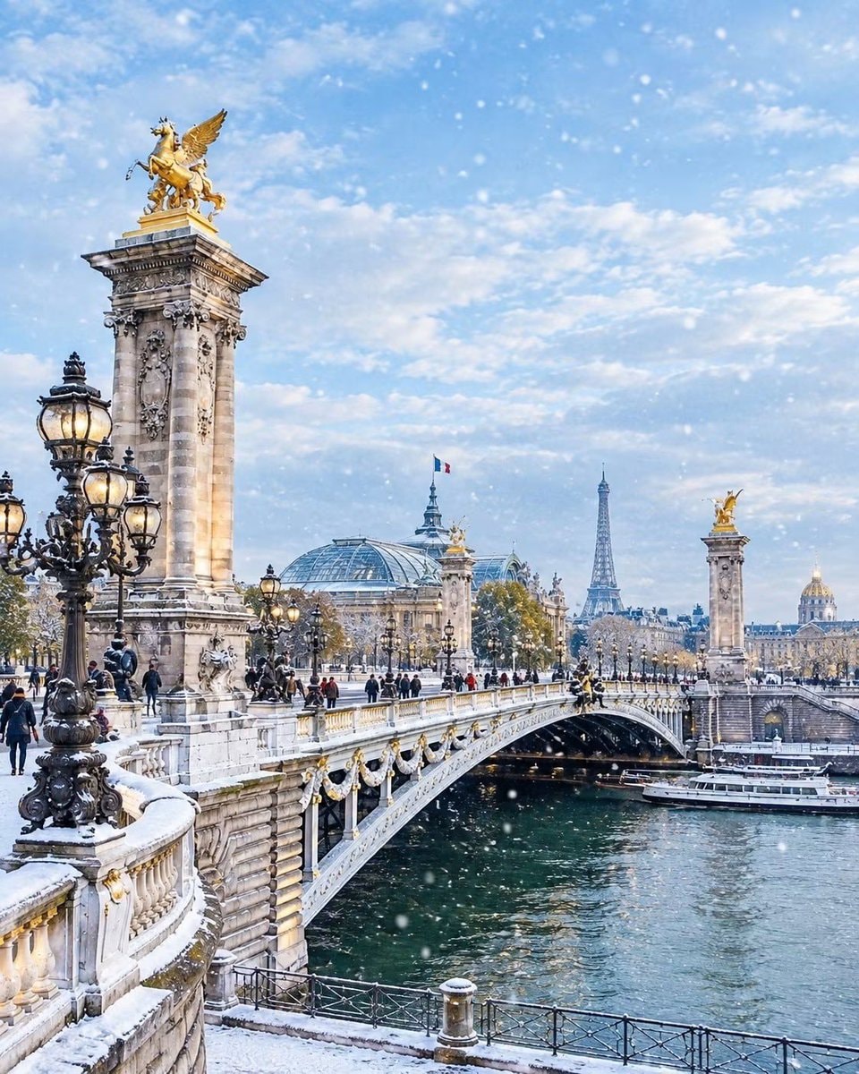 Pont Alexandre III bridge in Paris