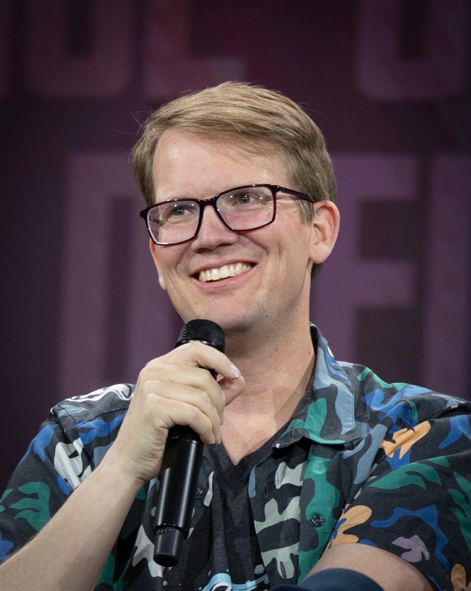 Hank Green pauses hankschannel over AI (photo 4 of 4)