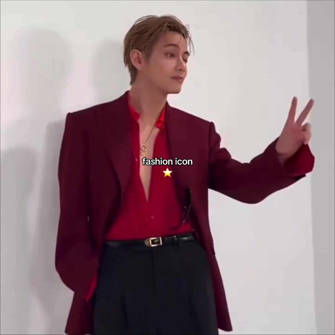 Taehyung Celine Fashion Show