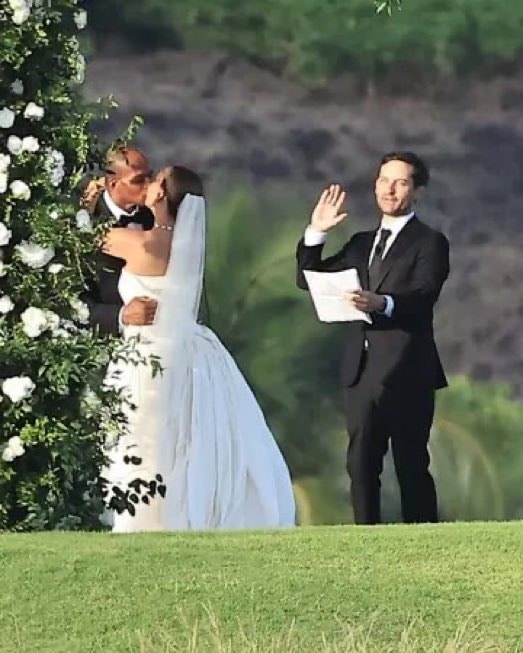 Tobey Maguire Spider-Man officiant (photo 2 of 2)