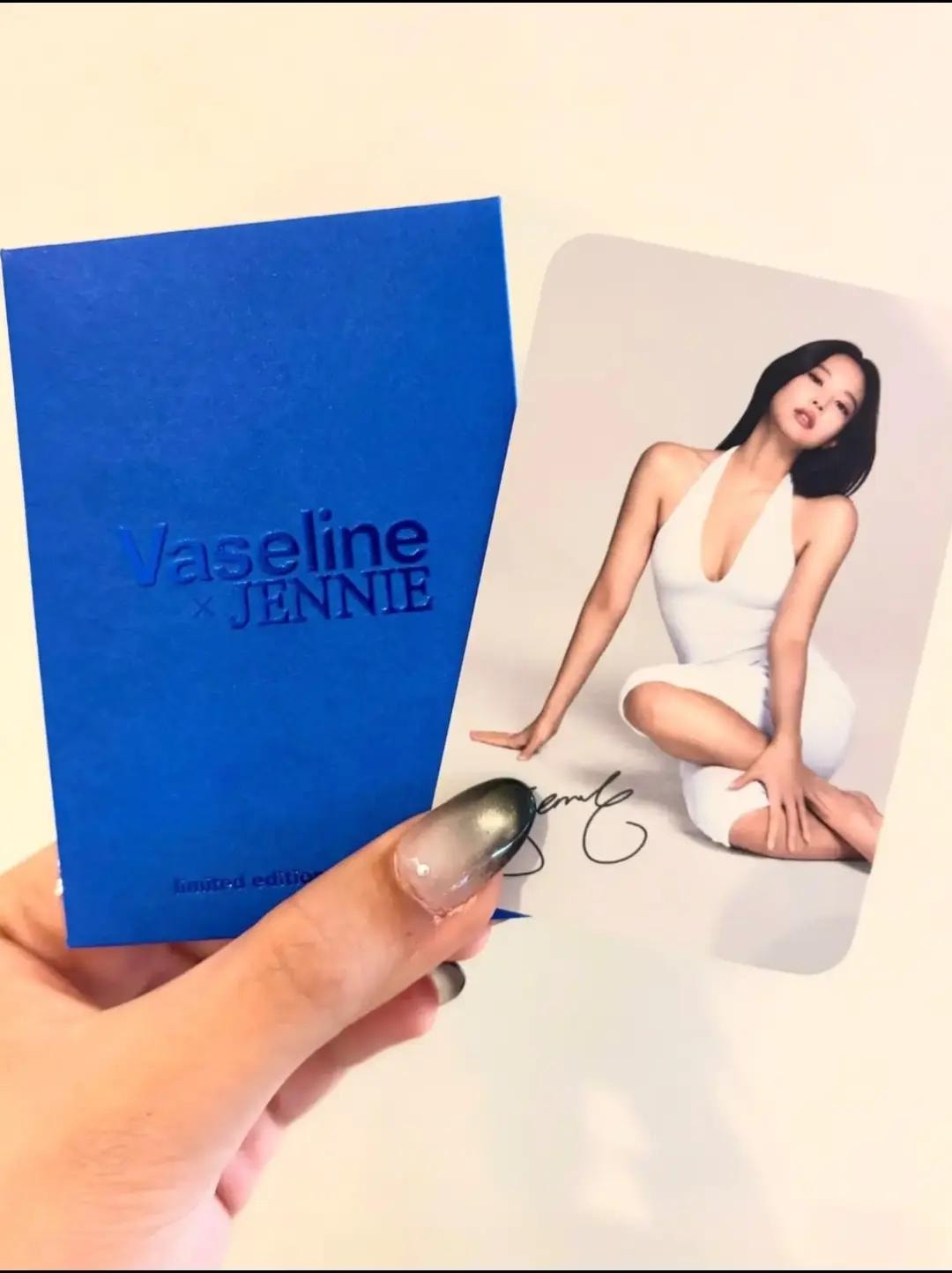 JENNIE Vaseline pop-up items (photo 3 of 4)
