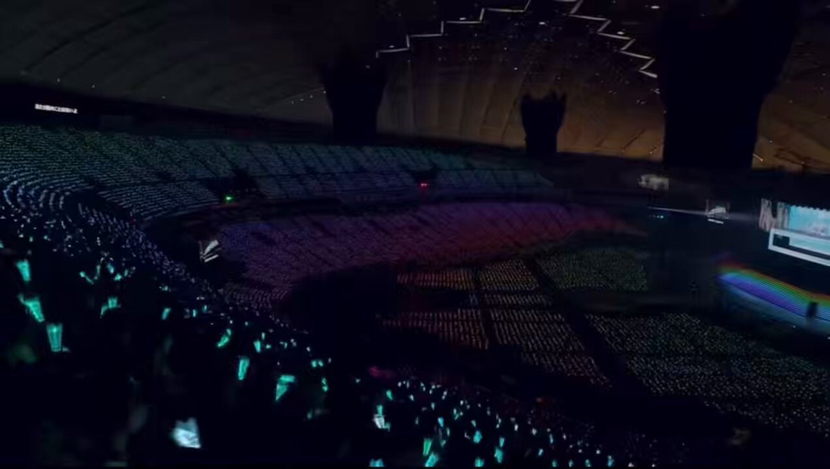 Arashi arena rainbow lights 🥹
