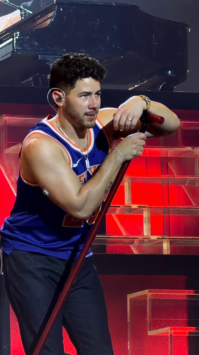 Nick Jonas live at Madison Square Garden (photo 1 of 2)