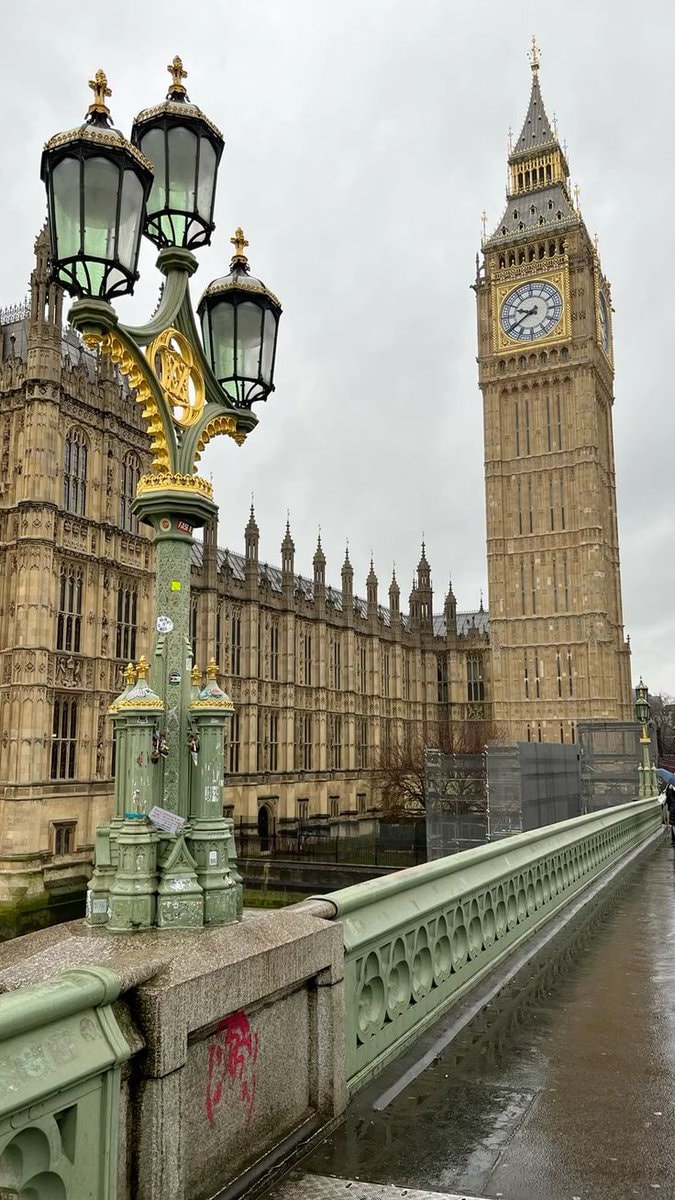 London streets old money (photo 3 of 4)
