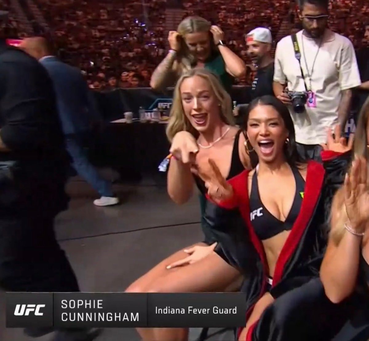 Sophie Cunningham UFC ring girl Paddy Pimblett Benoît Saint Denis (photo 2 of 2)