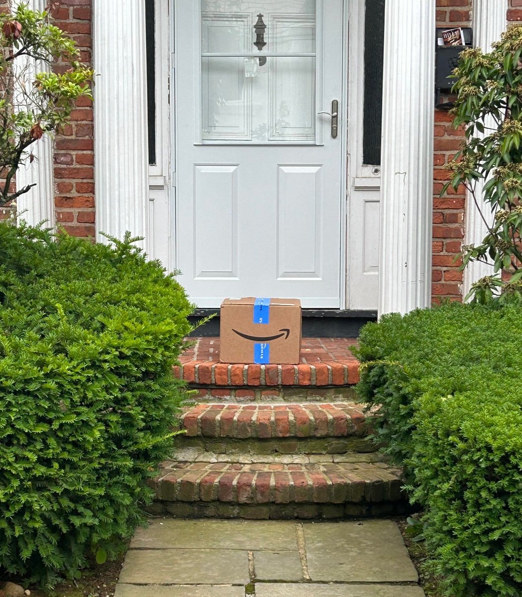 Amazon smart glasses for delivery drivers (photo 2 of 2)