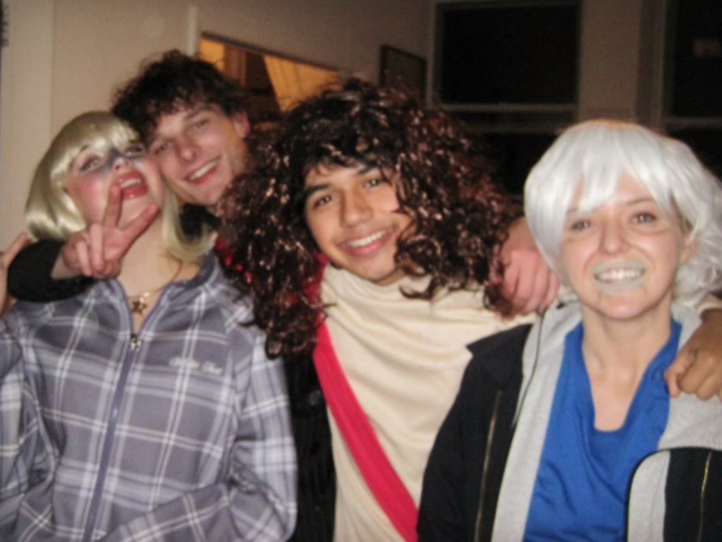 Ella Bright with Narcs cast (photo 2 of 4)