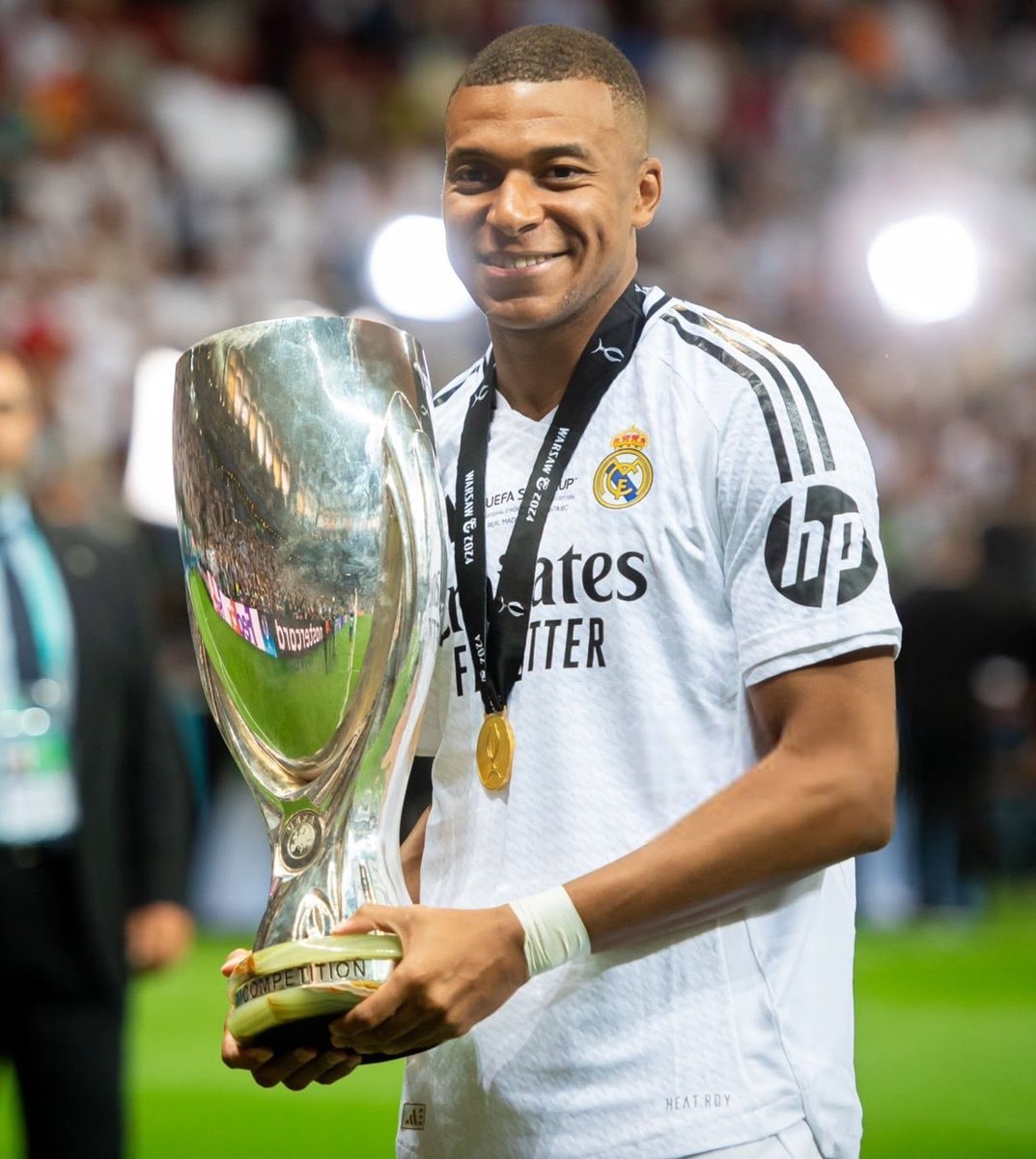 Kylian Mbappé Lottin Real Madrid UEF SUPER CUP (photo 2 of 2)