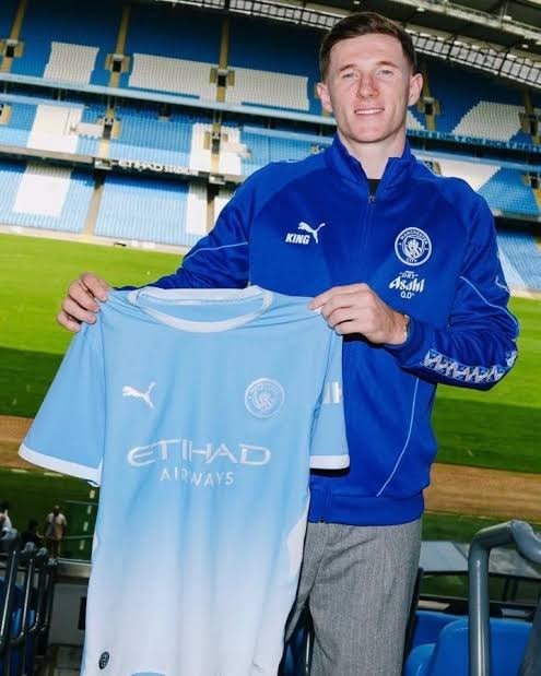 Manchester City signing announcement