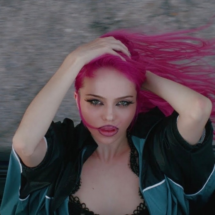 ADÉLA Ain't In LA Billboard debut (photo 2 of 2)