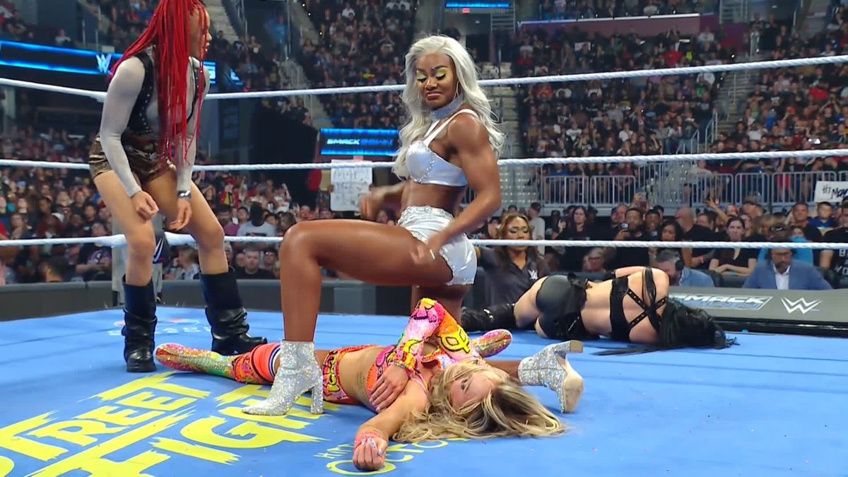 Jade Cargill and the Baddies vs Charlotte Flair