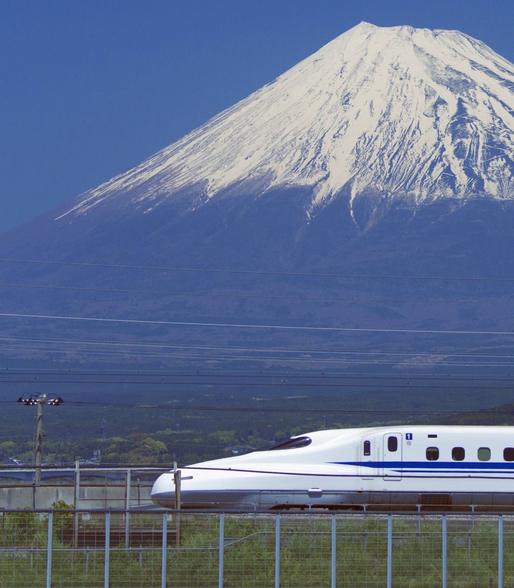 Shinkansen past Mount Fuji