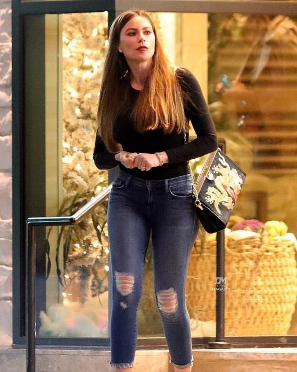 Sofia Vergara leaving dinner