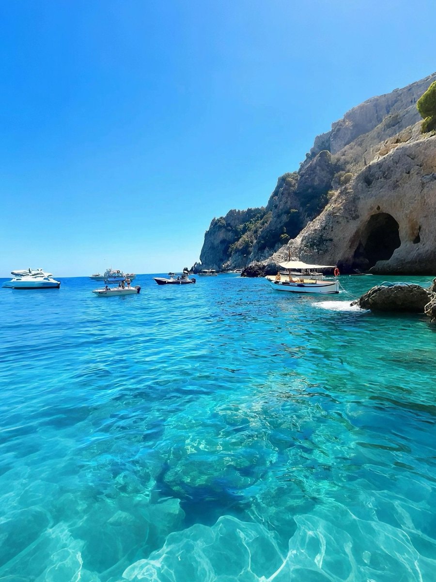 Capri, Italy (photo 4 of 4)