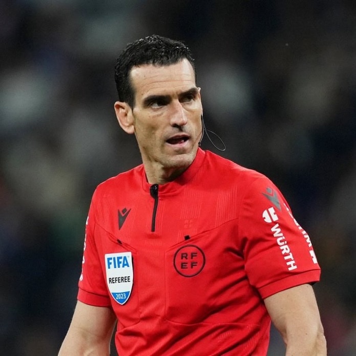 Juan Martinez to referee El Clásico Juan Martinez to referee El Clásico