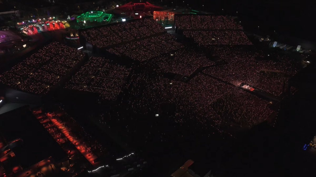 Shakira Estadio Shakira crowd