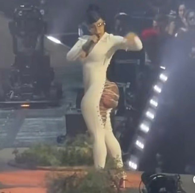 Cardi B stage performance BBL criticism