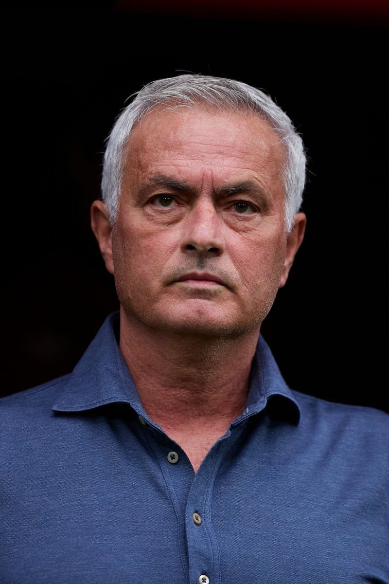 jude bellingham and jose mourinho greeting (photo 2 of 2) jude bellingham and jose mourinho greeting (photo 2 of 2)
