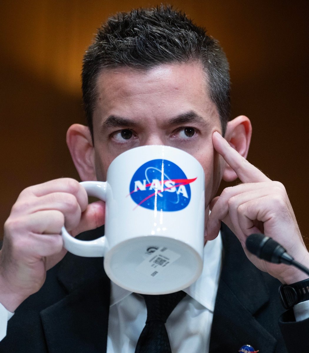 NASA debunks gravity loss rumor (photo 2 of 2)