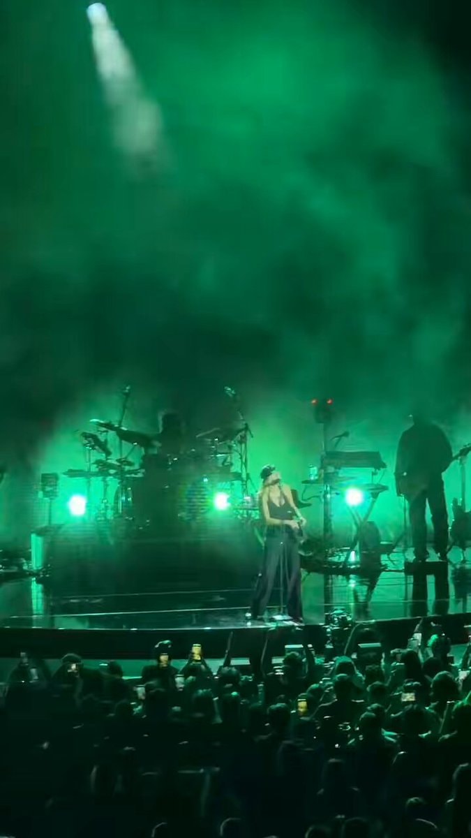 Miley Bass Persuades Hollywood Bowl