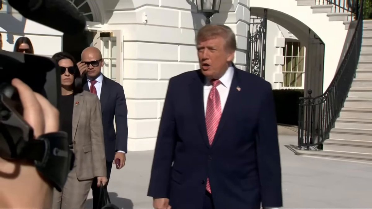 Trump leaves White House for Kansas rally