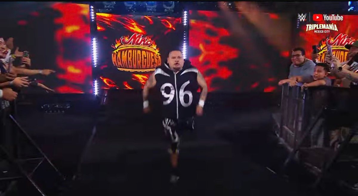 Niño Hamburguesa AAA Triplemania