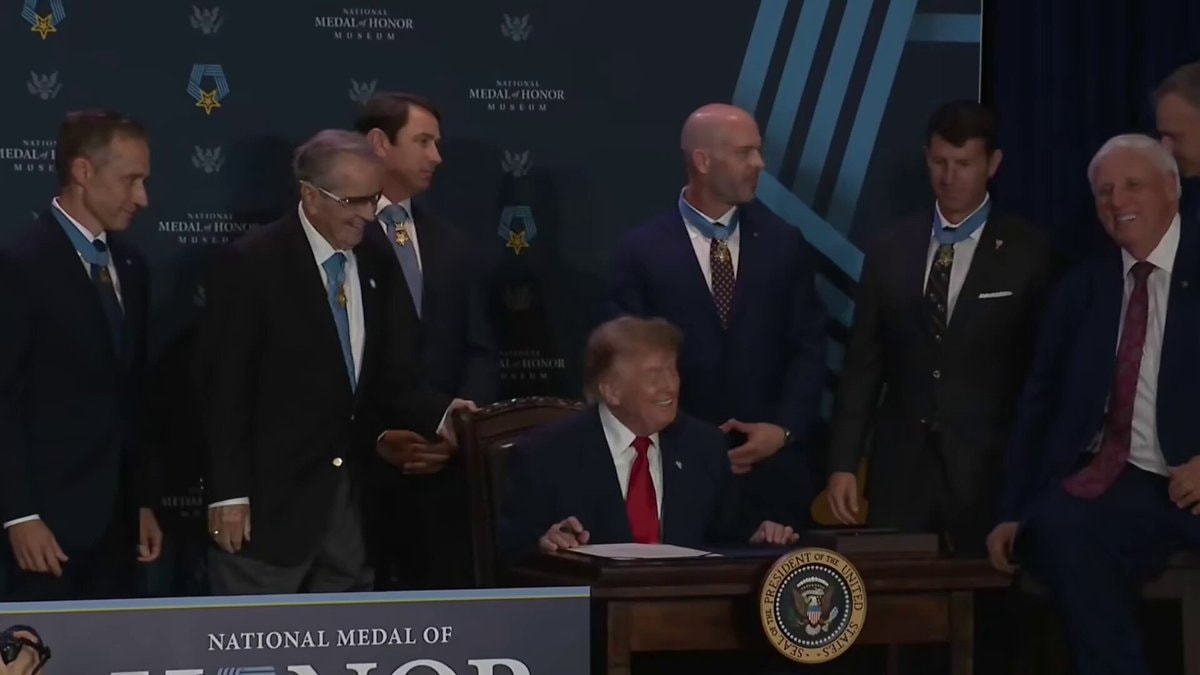 Trump signs Medal of Honor monument act Trump signs Medal of Honor monument act