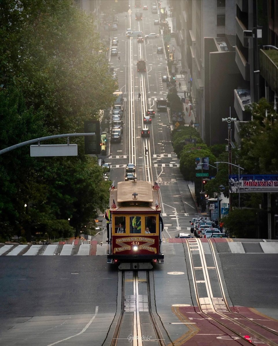 San Francisco cable car sunset (photo 3 of 4)