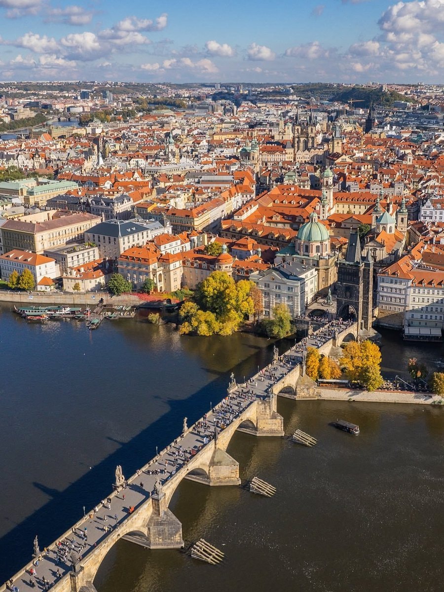 Prague cityscape bridge (photo 3 of 4)