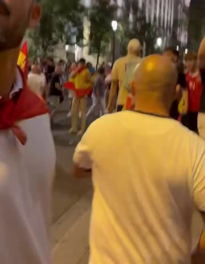 Spain dictatorship Pedro Sánchez