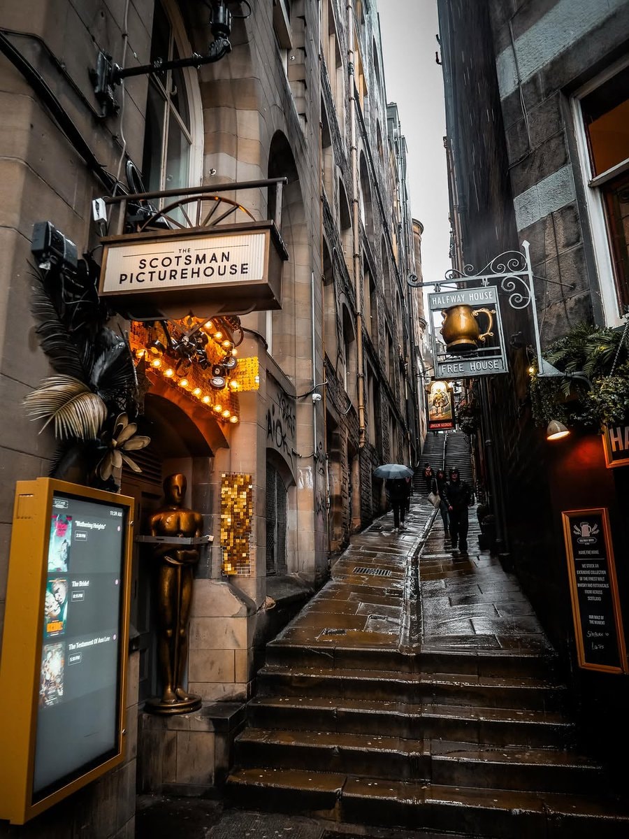 Edinburgh The Milkman street scene (photo 2 of 3)