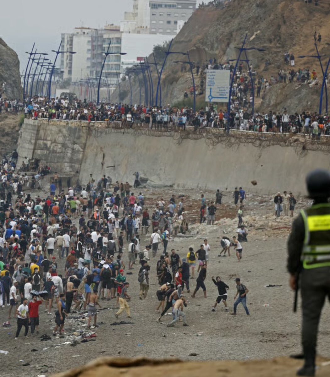 Ceuta migrant crossing from Morocco (photo 1 of 2)