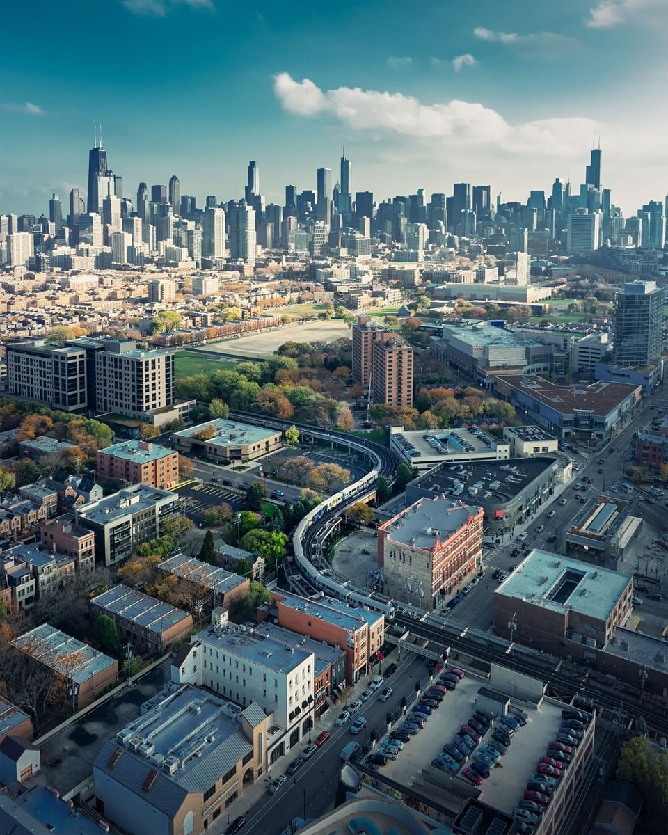 Chicago cityscape at sunset (photo 3 of 4)