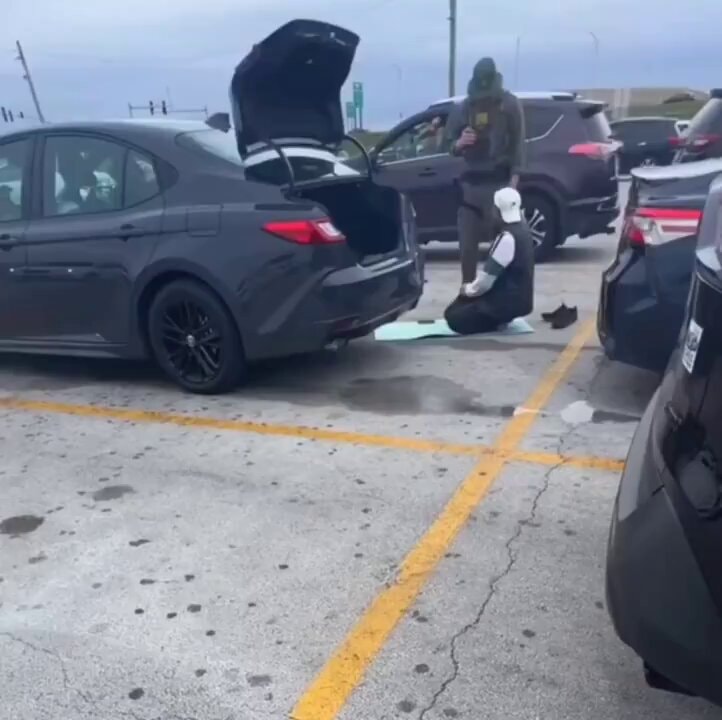 Muslim detained praying at border