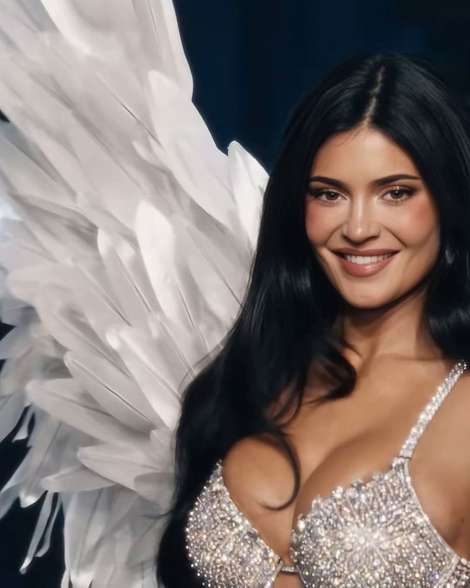 Kylie Jenner Fantasy bra