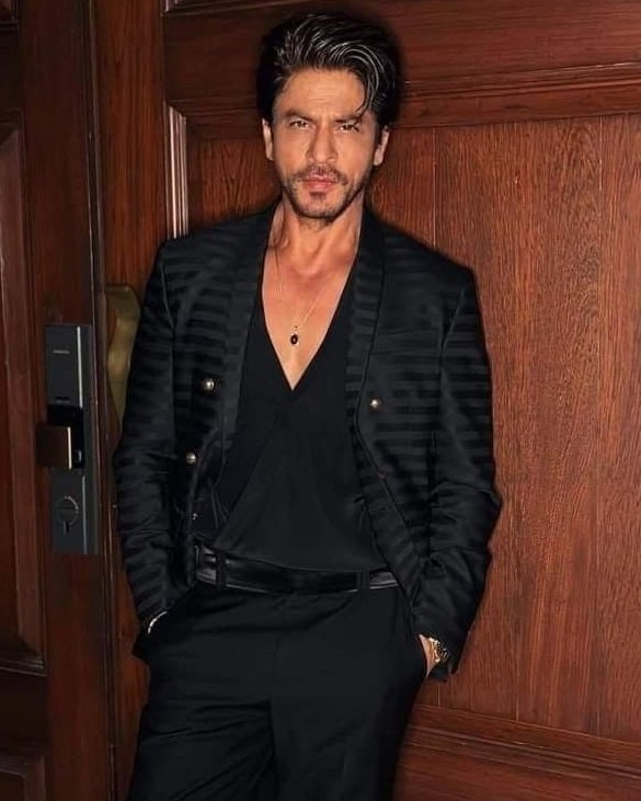 Amitabh Bachchan and Shah Rukh Khan most valuable celebrities India (photo 2 of 2)