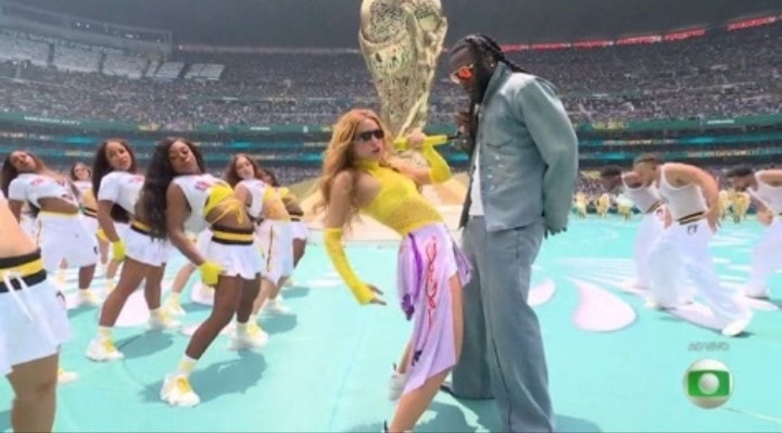 Shakira Burna Boy Dai Dai FIFA World Cup Mexico (photo 4 of 4)