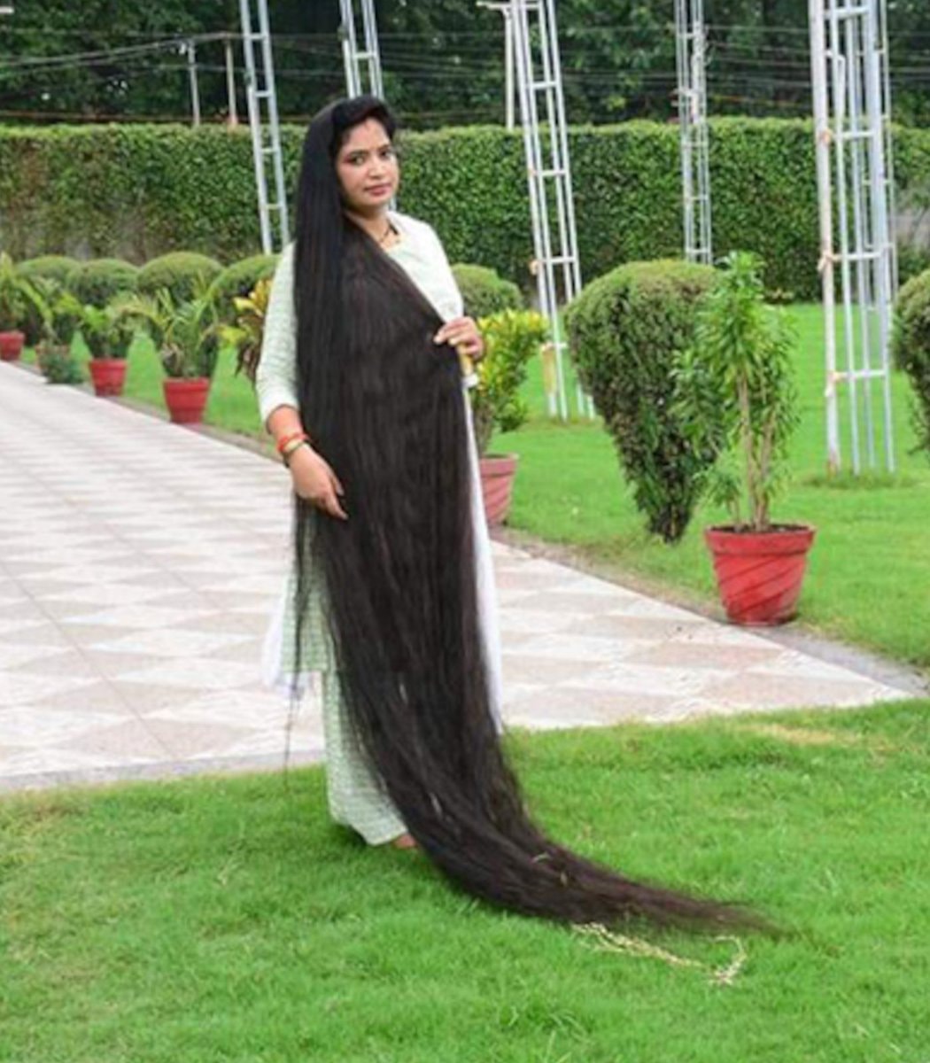 Renu Dhariyal longest hair record (photo 2 of 2)