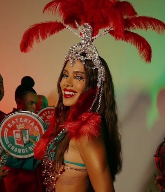 Anitta and Viviane Araújo Grande Rio