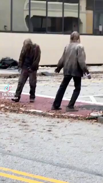 The Walking Dead zombies break