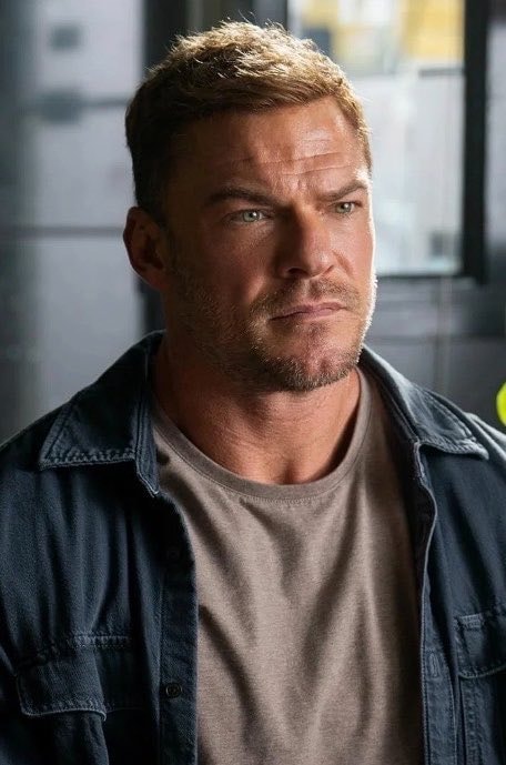 REACHER season 5 production update (photo 2 of 2)